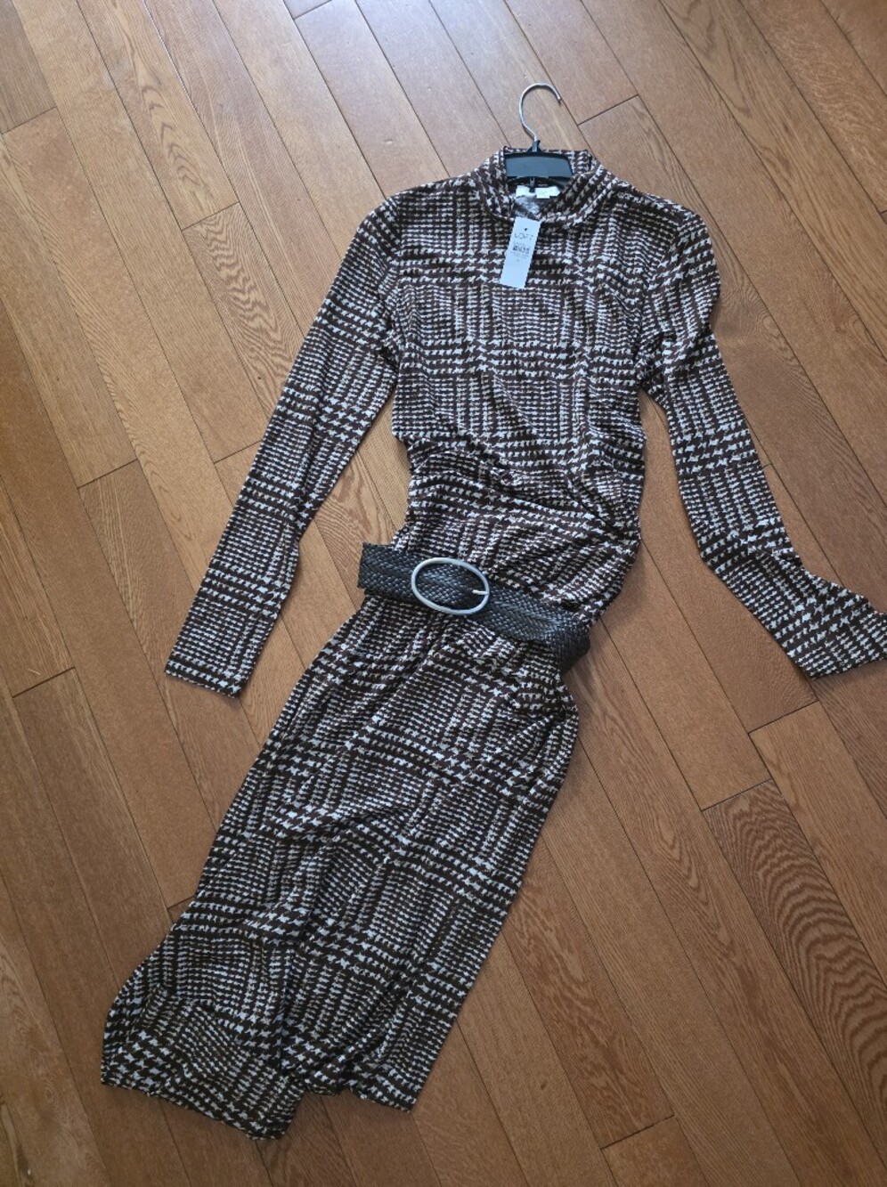 Dress with belt